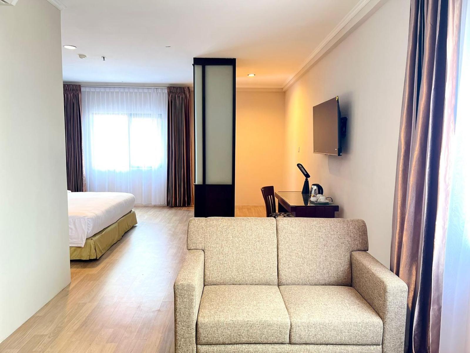 Royal Asia Hotel Палембанг Екстериор снимка