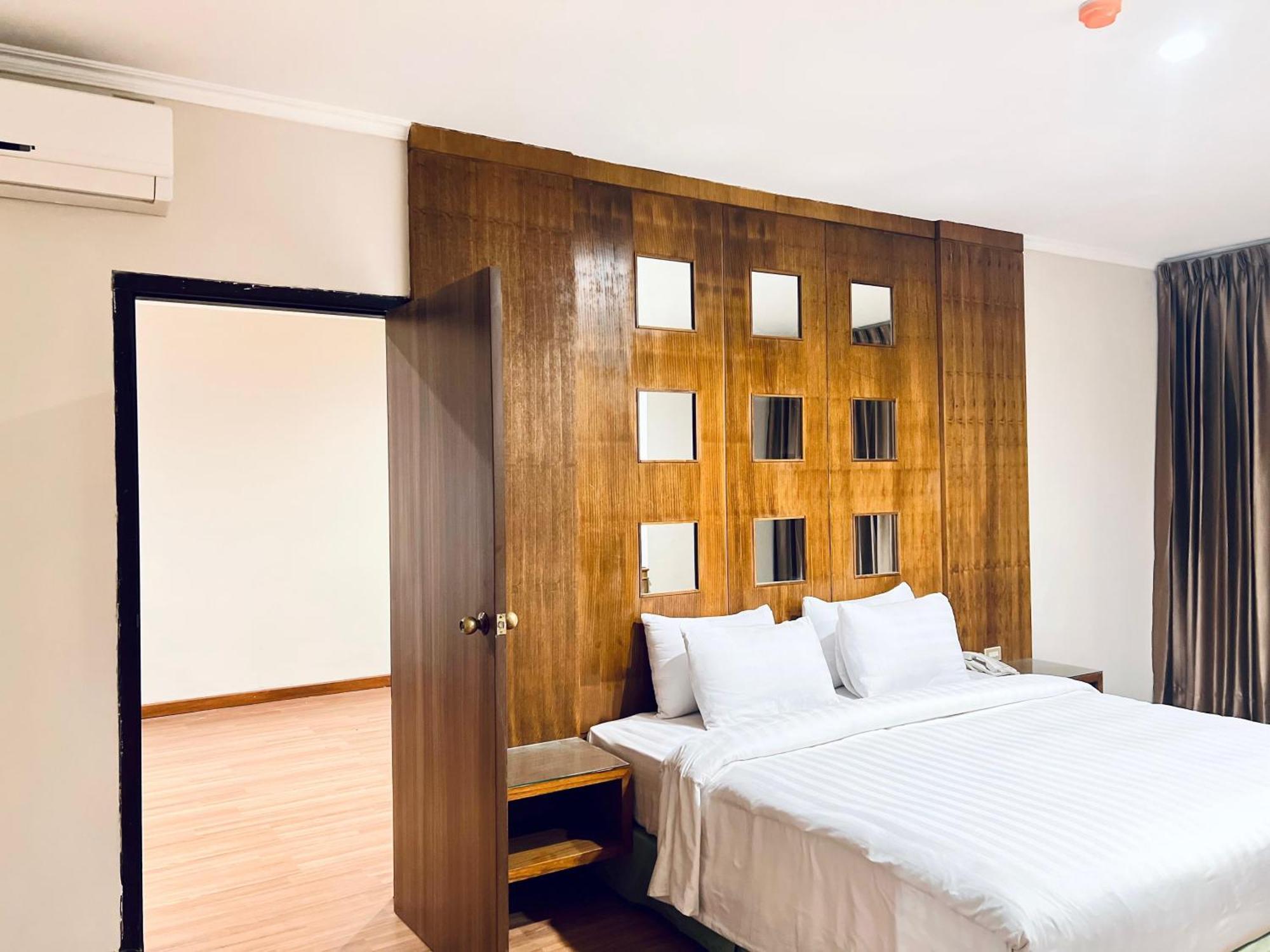 Royal Asia Hotel Палембанг Екстериор снимка
