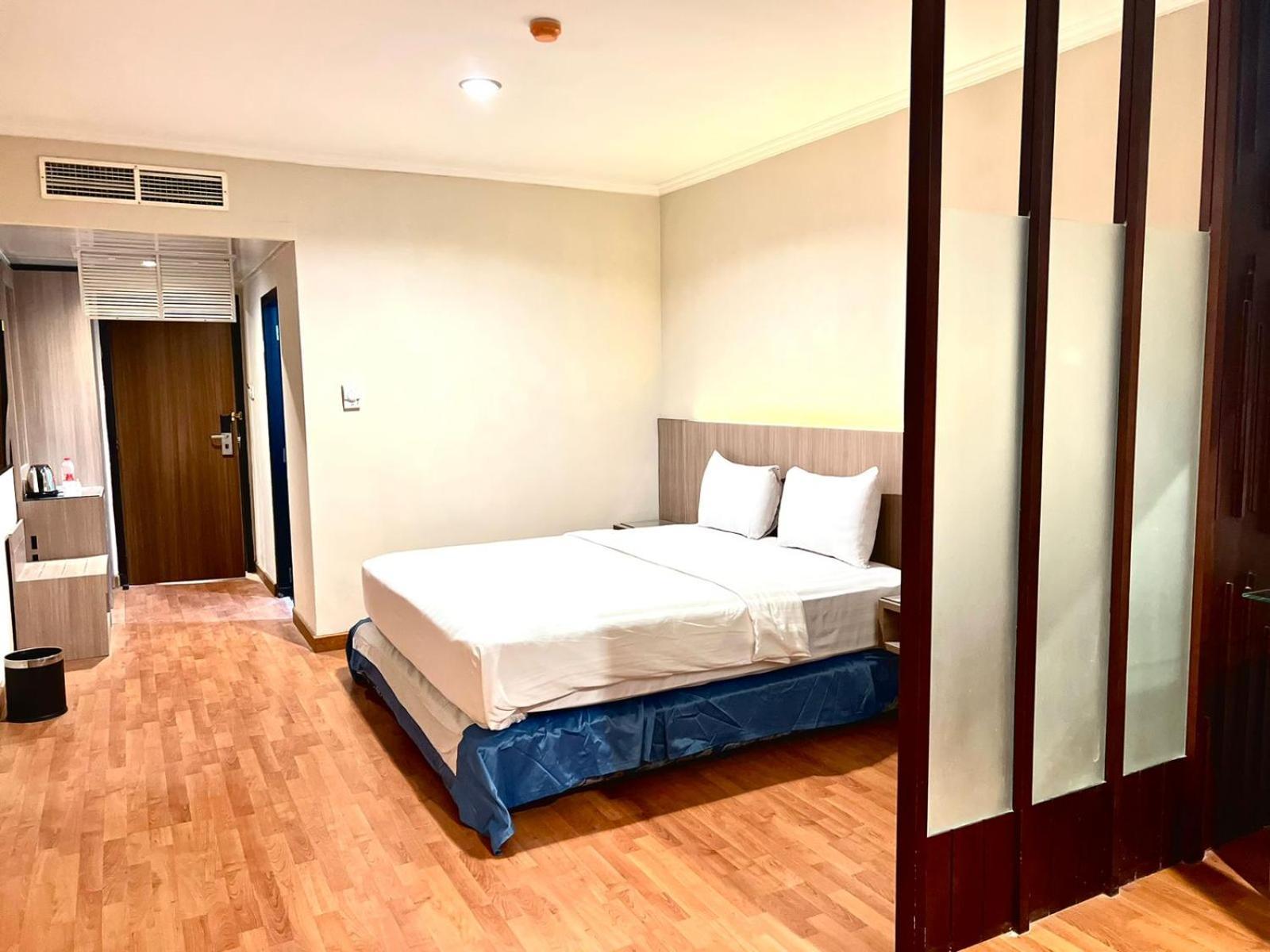 Royal Asia Hotel Палембанг Екстериор снимка