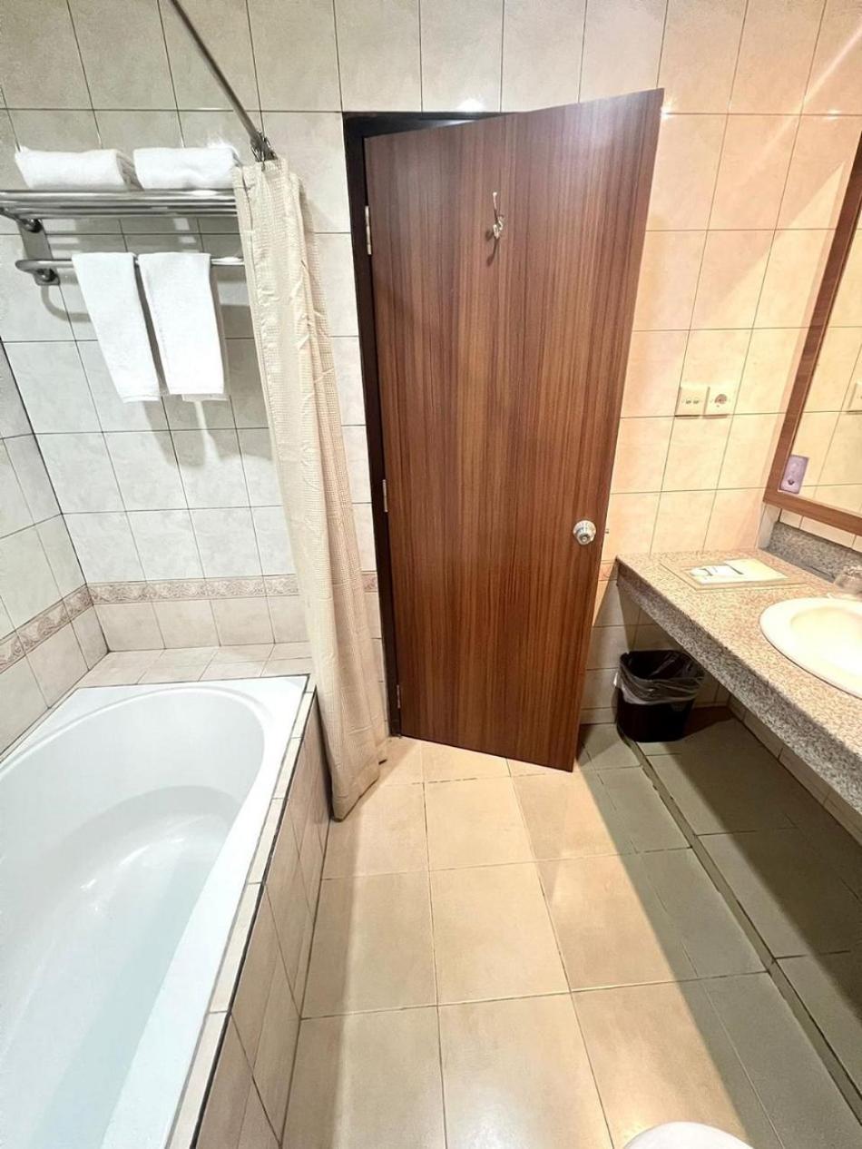 Royal Asia Hotel Палембанг Екстериор снимка