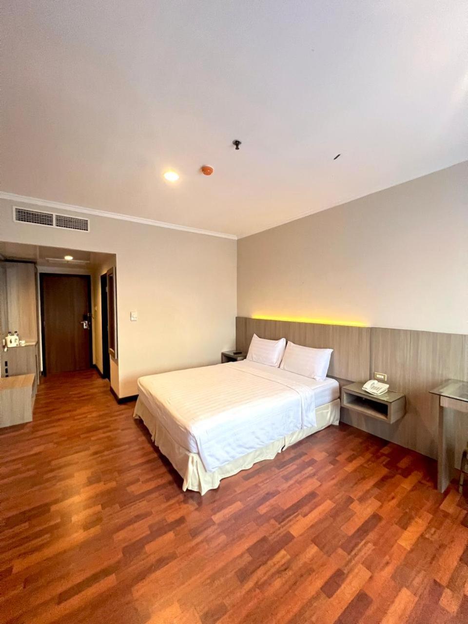 Royal Asia Hotel Палембанг Екстериор снимка